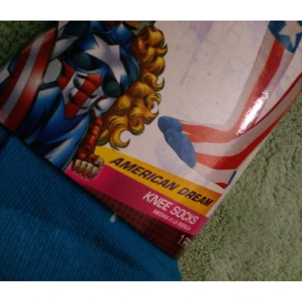 NEW Marvel Halloween Women's American Dream Knee Socks,‎ One Size